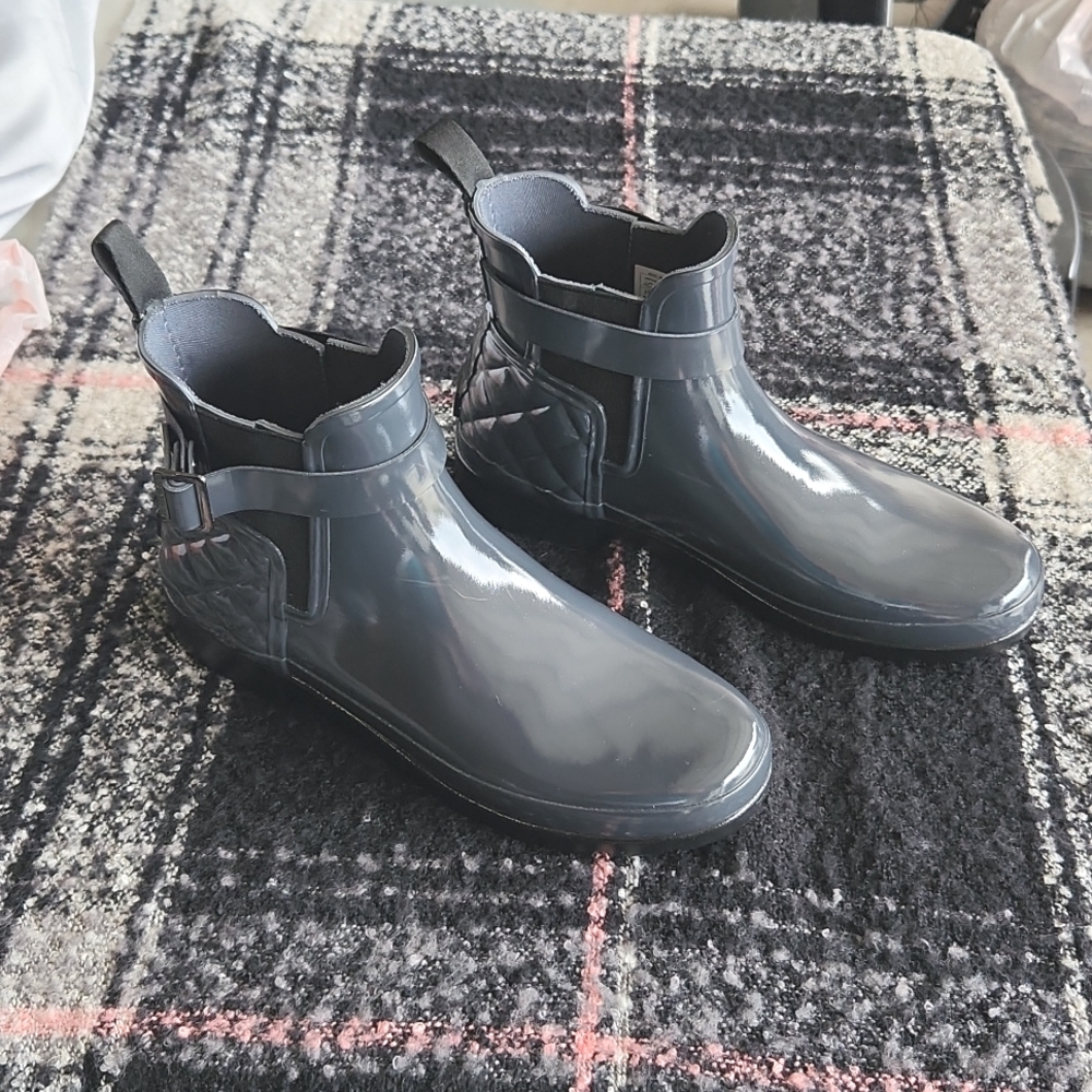 Hunter Glossy Charcoal Ankle Booties